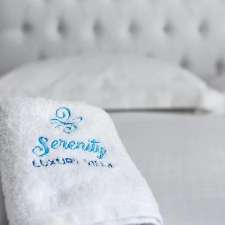 Serenity Luxury Villa, Skiathos 빌라 아기아 파라스케비