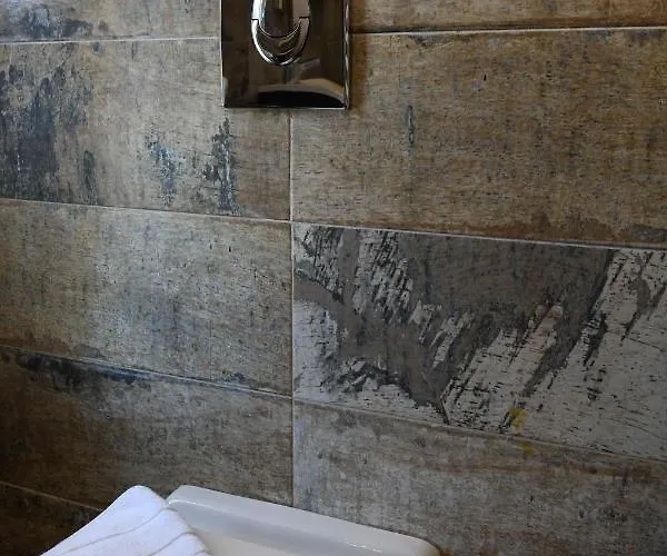 Serenity Luxury Villa, Skiathos וילה אגיה פאראסקבי